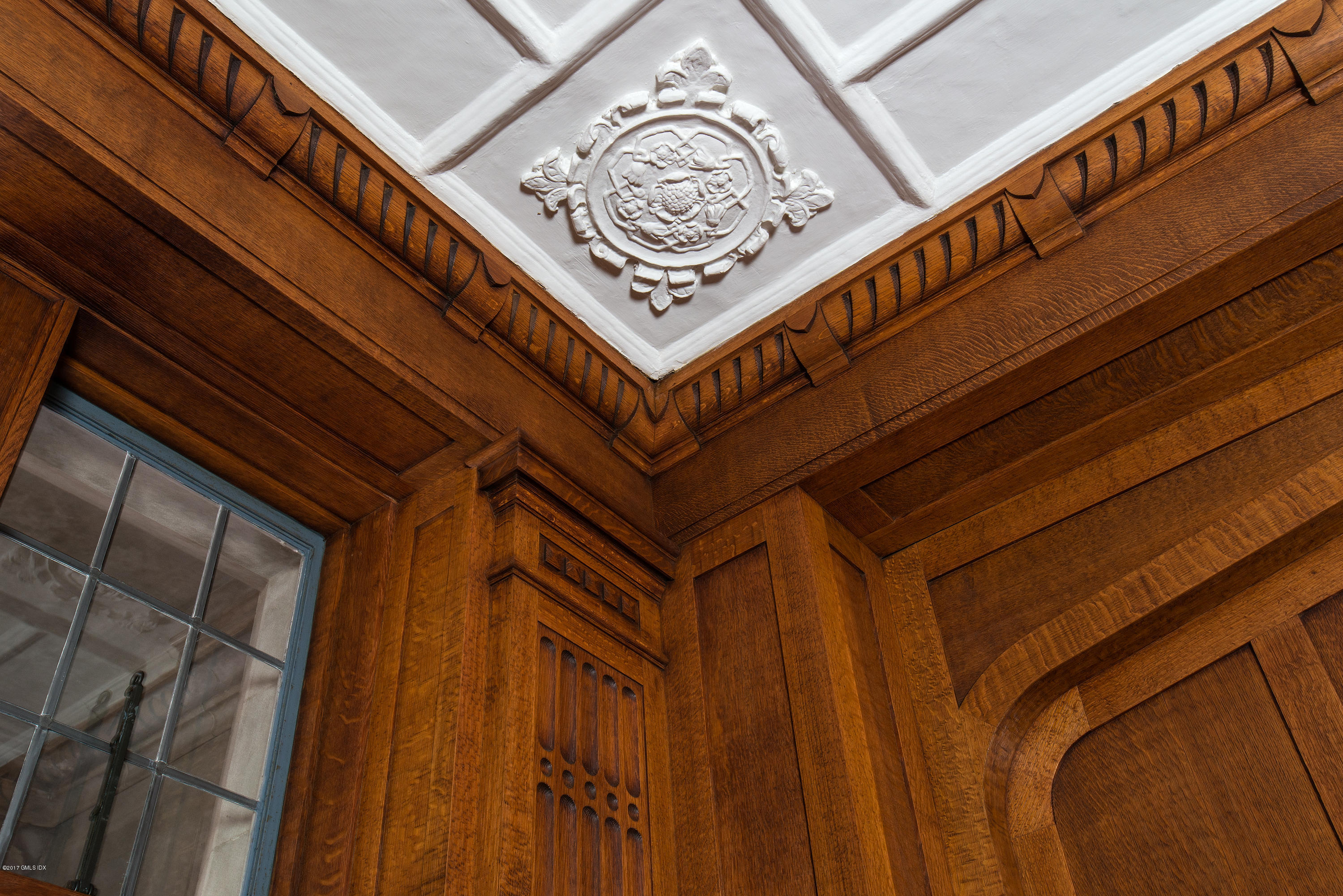 9 Sabine Farm Road Greenwich, CT 06831 - Photo 5 of 26 a picture of a building