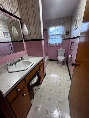 $249,000 | 704 Abbott Street, Latrobe, PA 15650