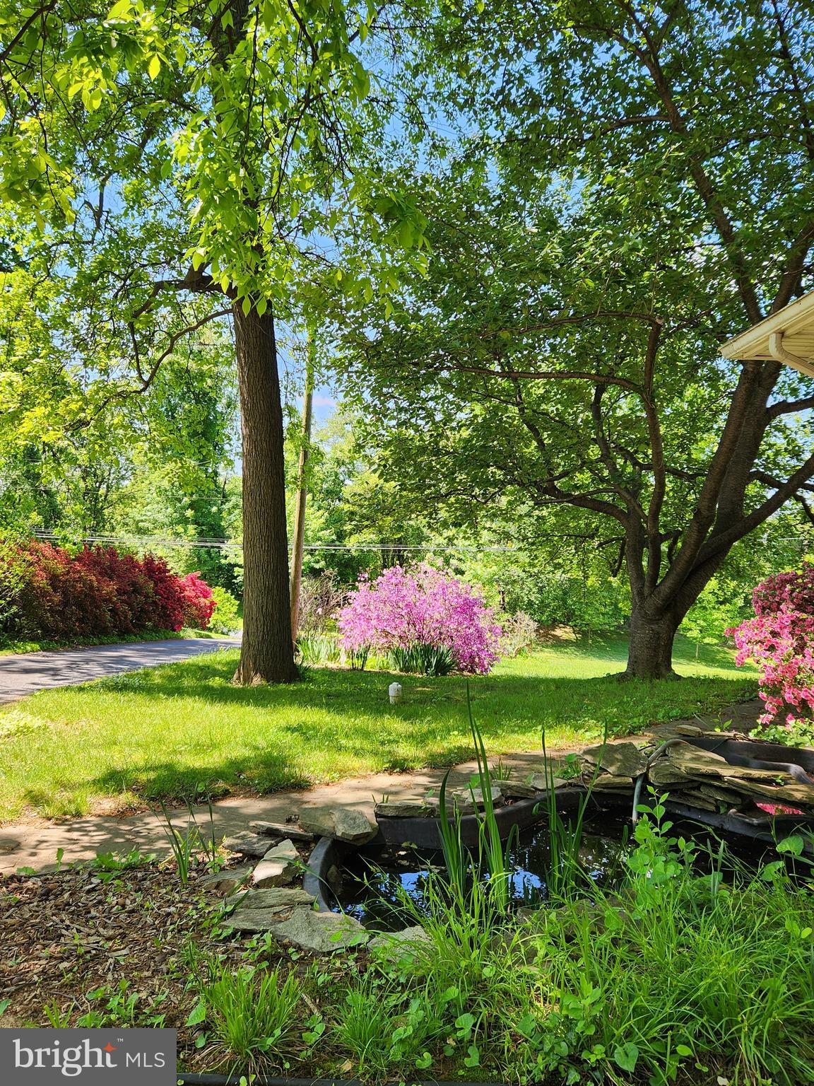 2911 Nelson Lane Fallston, MD 21047 - Photo 80 of 85 a garden view with a sitting space