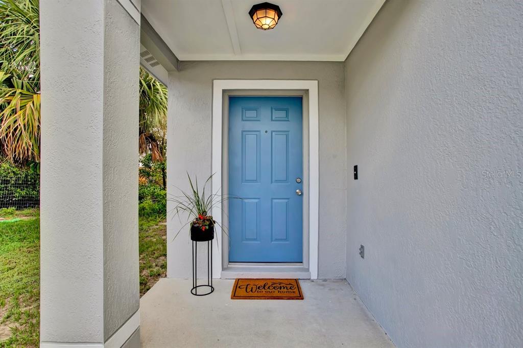 1706 Erin Brooke Drive Valrico, FL 33594 - Photo 2 of 39 a view of entryway with a yard