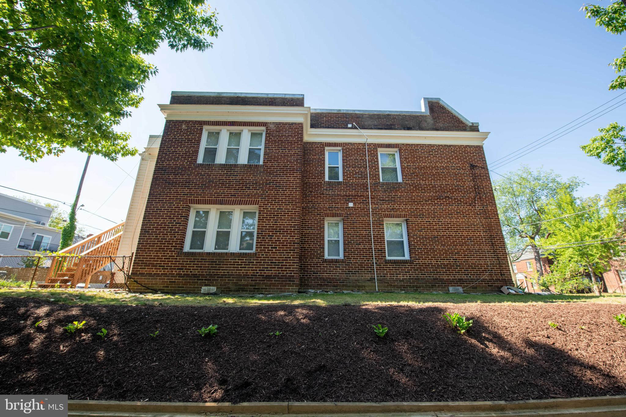 2241 40th Place Northwest Washington, DC 20007 - Photo 5 of 90