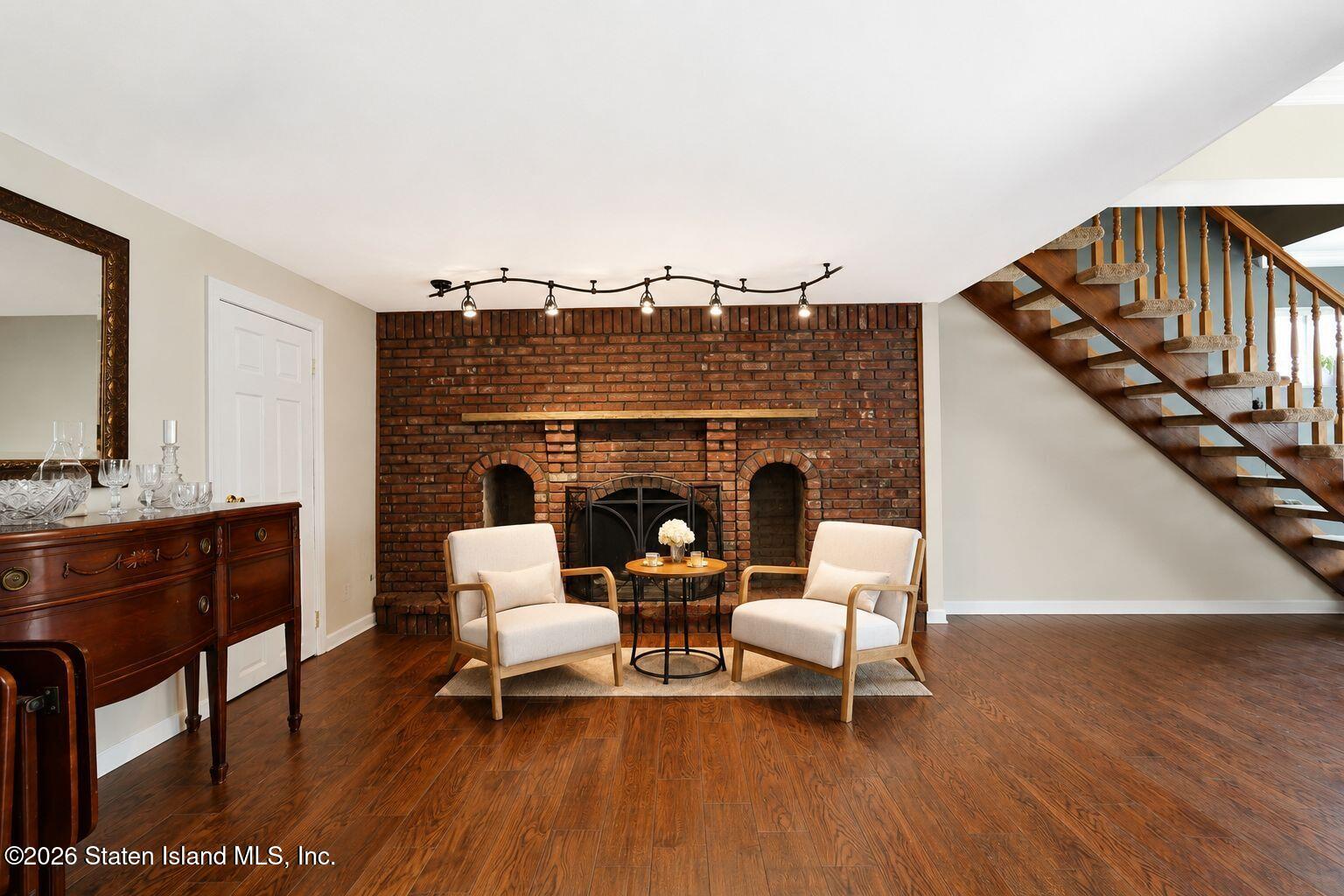 7429 Amboy Road Staten Island, NY 10307 - Photo 8 of 33 LIVING ROOM