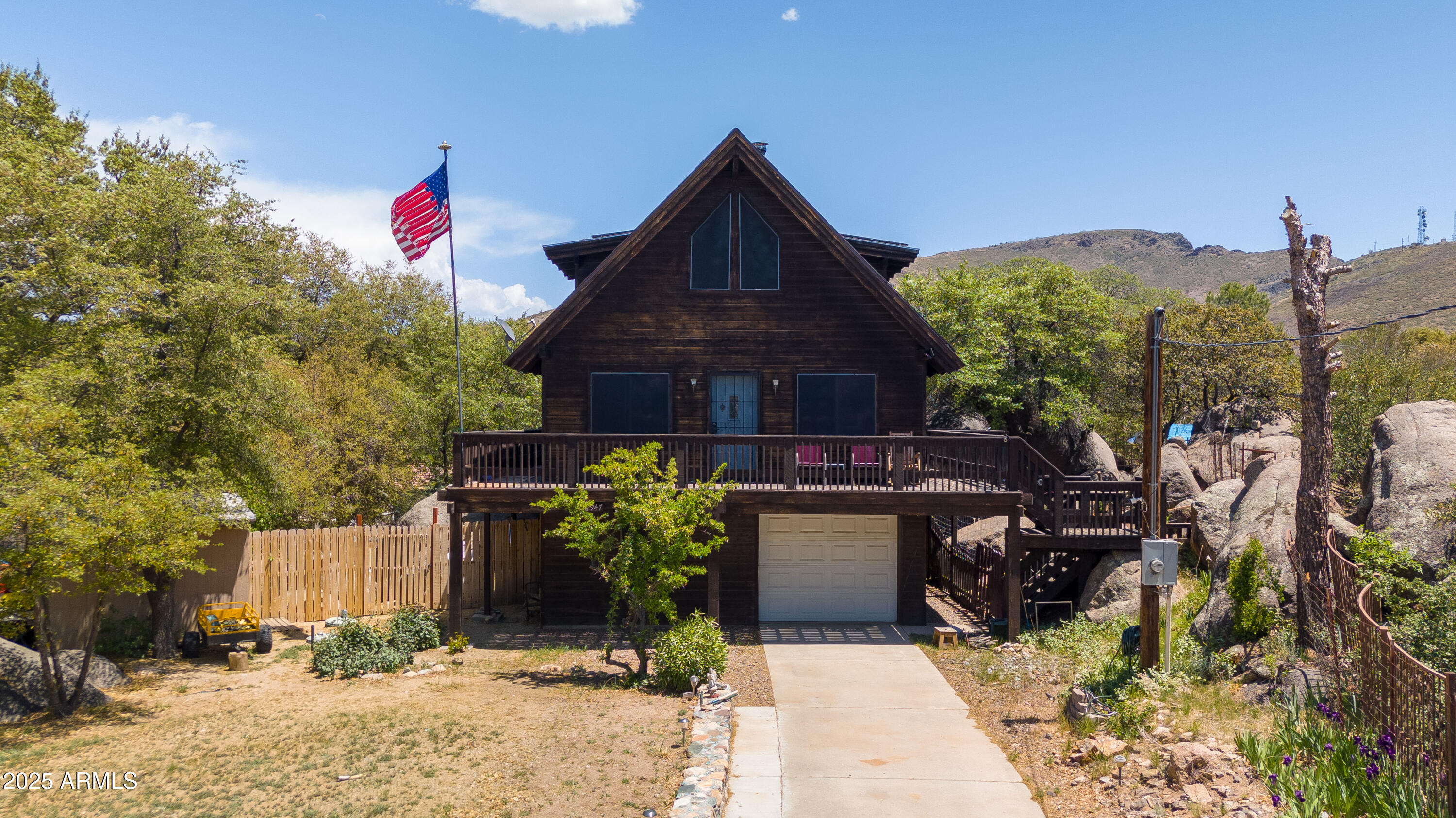 16947 Willow Avenue Yarnell, AZ 85362 - Photo 3 of 44 a front view of a house with a yard