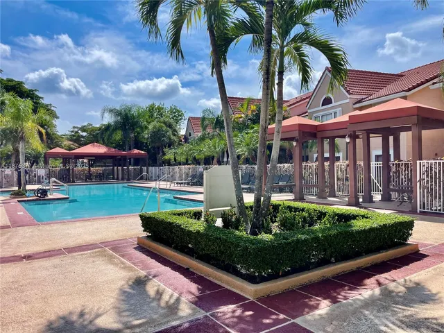 $2,200 | 15591 Southwest 105th Terrace, Unit 527, Miami, FL 33196