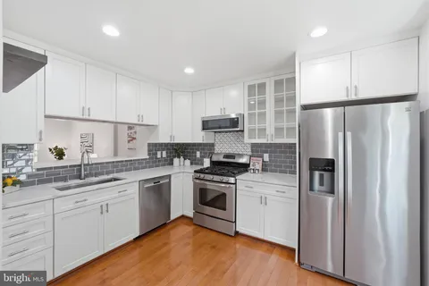 $645,000 | 6052 Kestner Circle, Alexandria, VA 22315