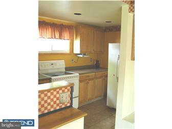 14 Valley Road Levittown, PA 19057 - Photo 11 of 12 Kitchen
