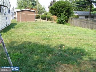 14 Valley Road Levittown, PA 19057 - Photo 4 of 12 Exterior Back