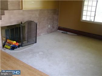 14 Valley Road Levittown, PA 19057 - Photo 6 of 12 Living Room
