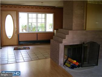 14 Valley Road Levittown, PA 19057 - Photo 7 of 12 Dining Room