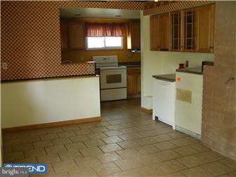 14 Valley Road Levittown, PA 19057 - Photo 8 of 12 Dining Room