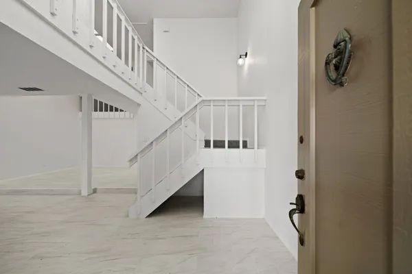 a view of entryway