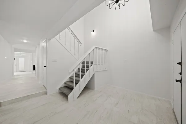 $2,200 | 11650 Village Pl Drive, Unit 302, Houston, TX 77077