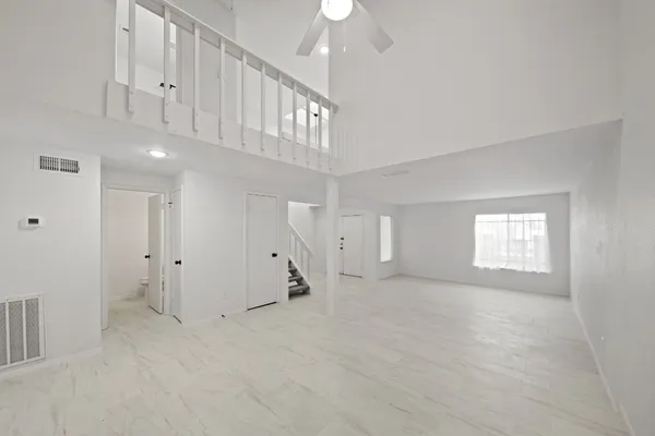 $2,200 | 11650 Village Pl Drive, Unit 302, Houston, TX 77077