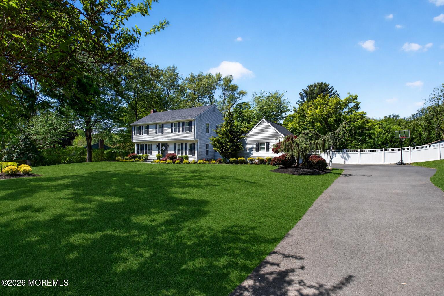 53 Heron Road Middletown, NJ 07748 - Photo 3 of 33 53 Heron Front Drivway View