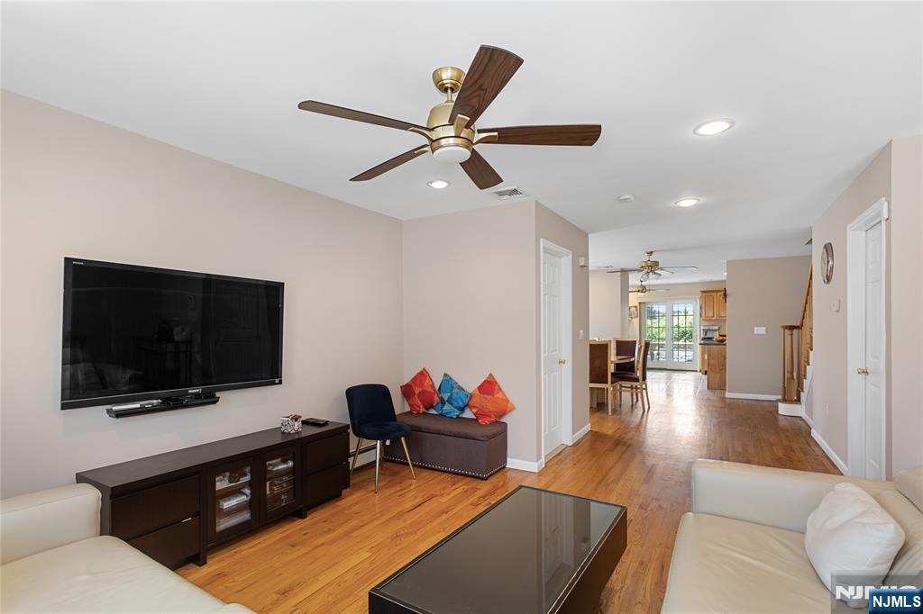 45 Prospect Street Garfield, NJ 07026 - Photo 4 of 25