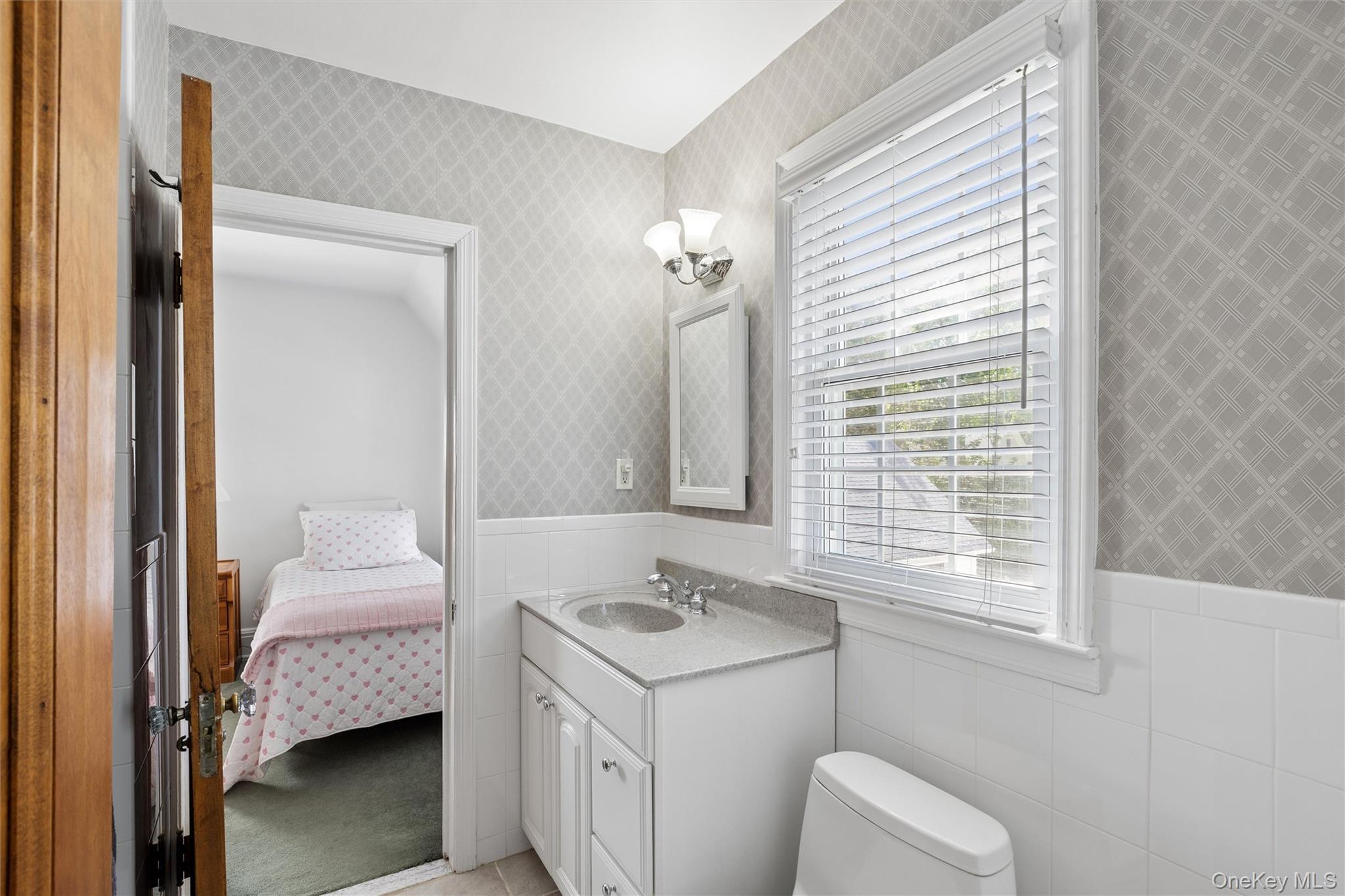 153 Roxbury Road Garden City, NY 11530 - Photo 25 of 42
