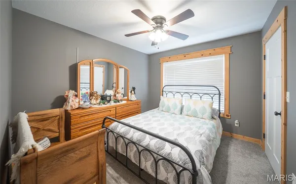 $315,000 | 21005 Halifax Drive, St. Robert, MO 65584