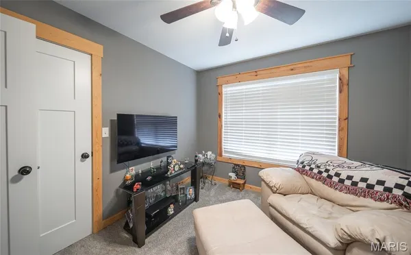 $315,000 | 21005 Halifax Drive, St. Robert, MO 65584