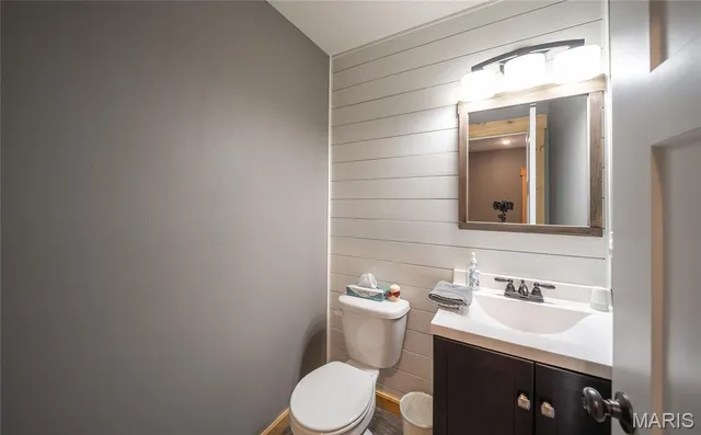 $325,000 | 21005 Halifax Drive, St. Robert, MO 65584