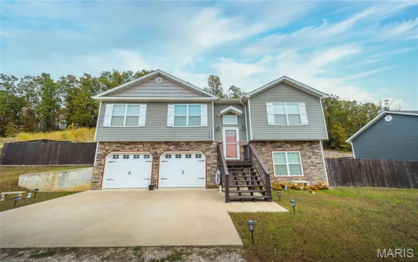$315,000 | 21005 Halifax Drive, St. Robert, MO 65584