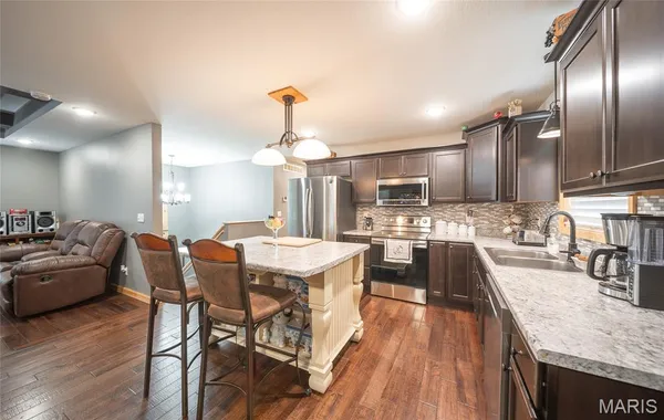 $315,000 | 21005 Halifax Drive, St. Robert, MO 65584