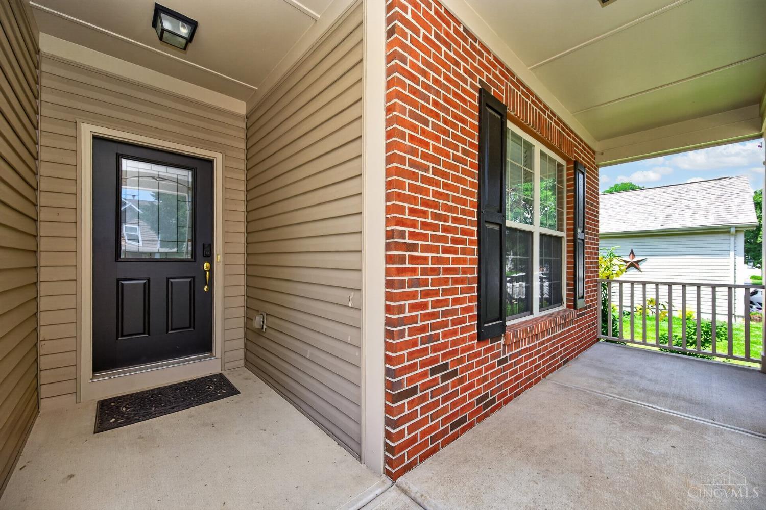218 Heffron Circle Maineville, OH 45039 - Photo 2 of 61