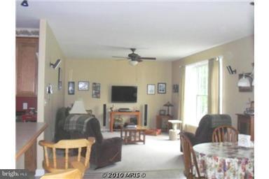 31580 Zoar Road Locust Grove, VA 22508 - Photo 2 of 7 Family Room