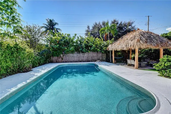 $7,250 | 10 South Swinton Circle, Delray Beach, FL 33444