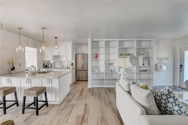 $7,250 | 10 South Swinton Circle, Delray Beach, FL 33444