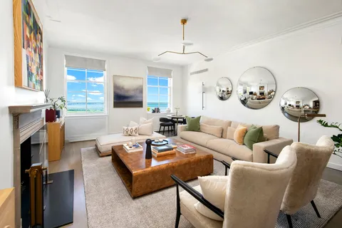 $2,095,000 | 229 East Lake Shore Drive, Unit 4E, Chicago, IL 60611