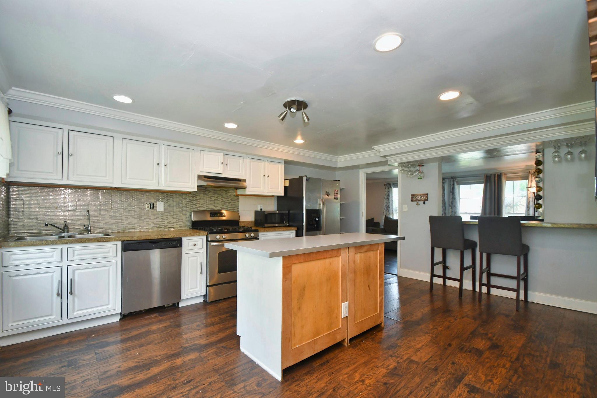 3402 Tulsa Road Baltimore, MD 21207 - Photo 3 of 38 Large Open Eat In Kitchen w/Breakfast Bar & Island