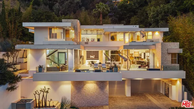 $8,499,000 | 9311 Readcrest Drive, Beverly Hills, CA 90210