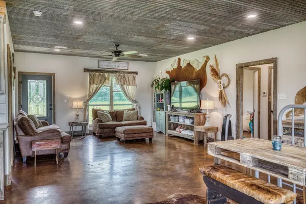 $699,900 | 1850 Lcr 439, Mexia, TX 76667