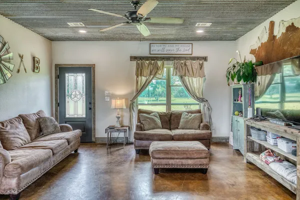 $699,900 | 1850 Lcr 439, Mexia, TX 76667