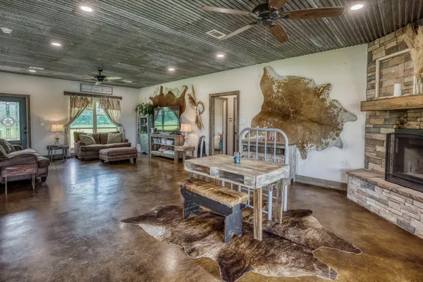 $699,900 | 1850 Lcr 439, Mexia, TX 76667