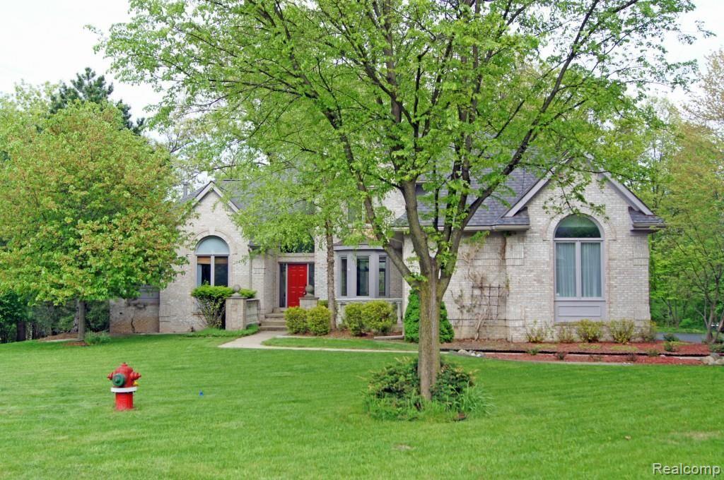 1794 Fox Run Rochester Hills, MI 48306 - Photo 3 of 36