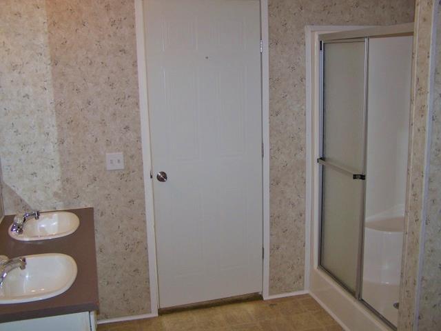1177 Hunter-Miller Road Rock Island, TN 38581 - Photo 9 of 19 Master bath with double vanities