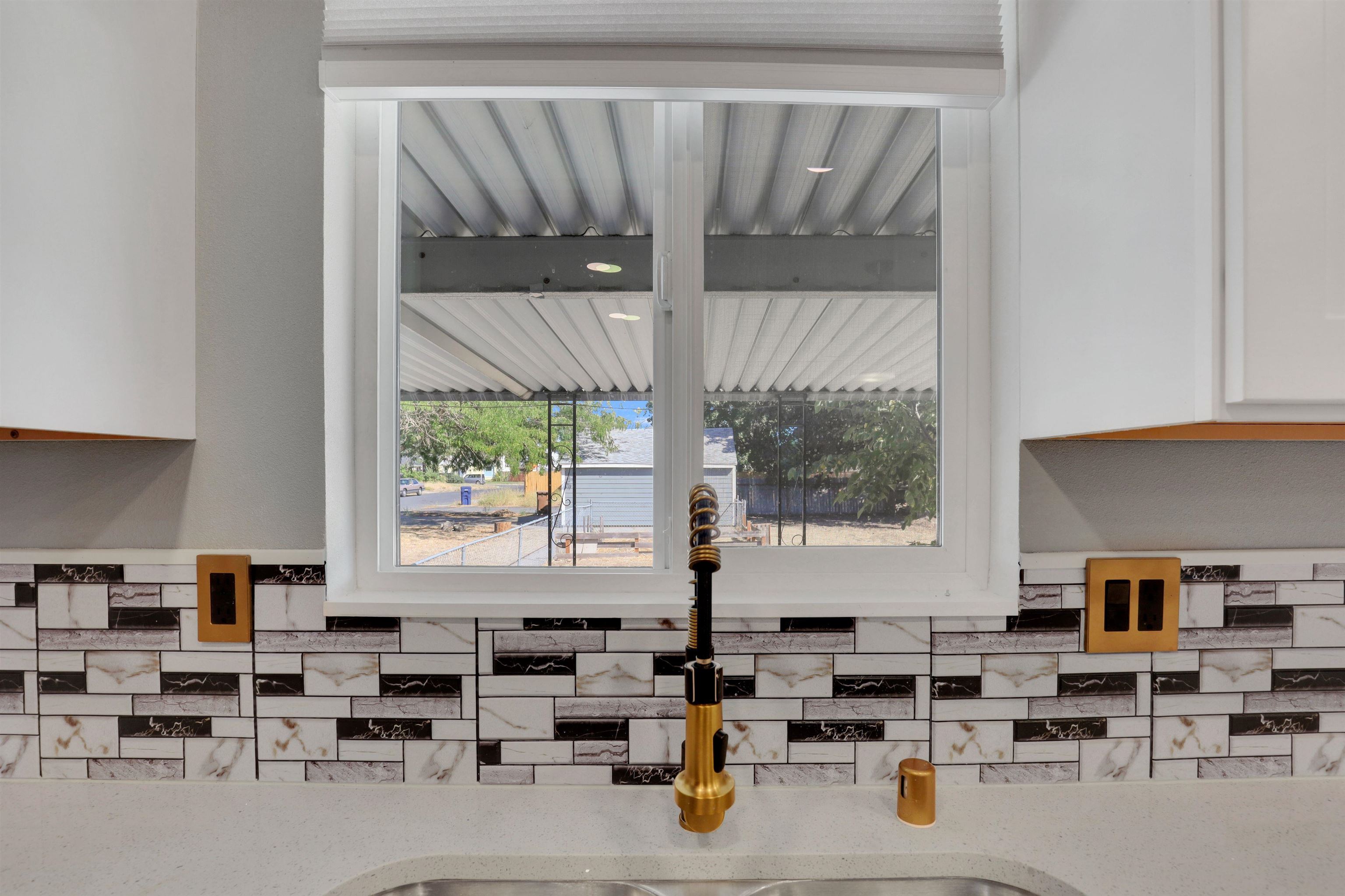 4326 North Maple Street Spokane, WA 99205 - Photo 11 of 49