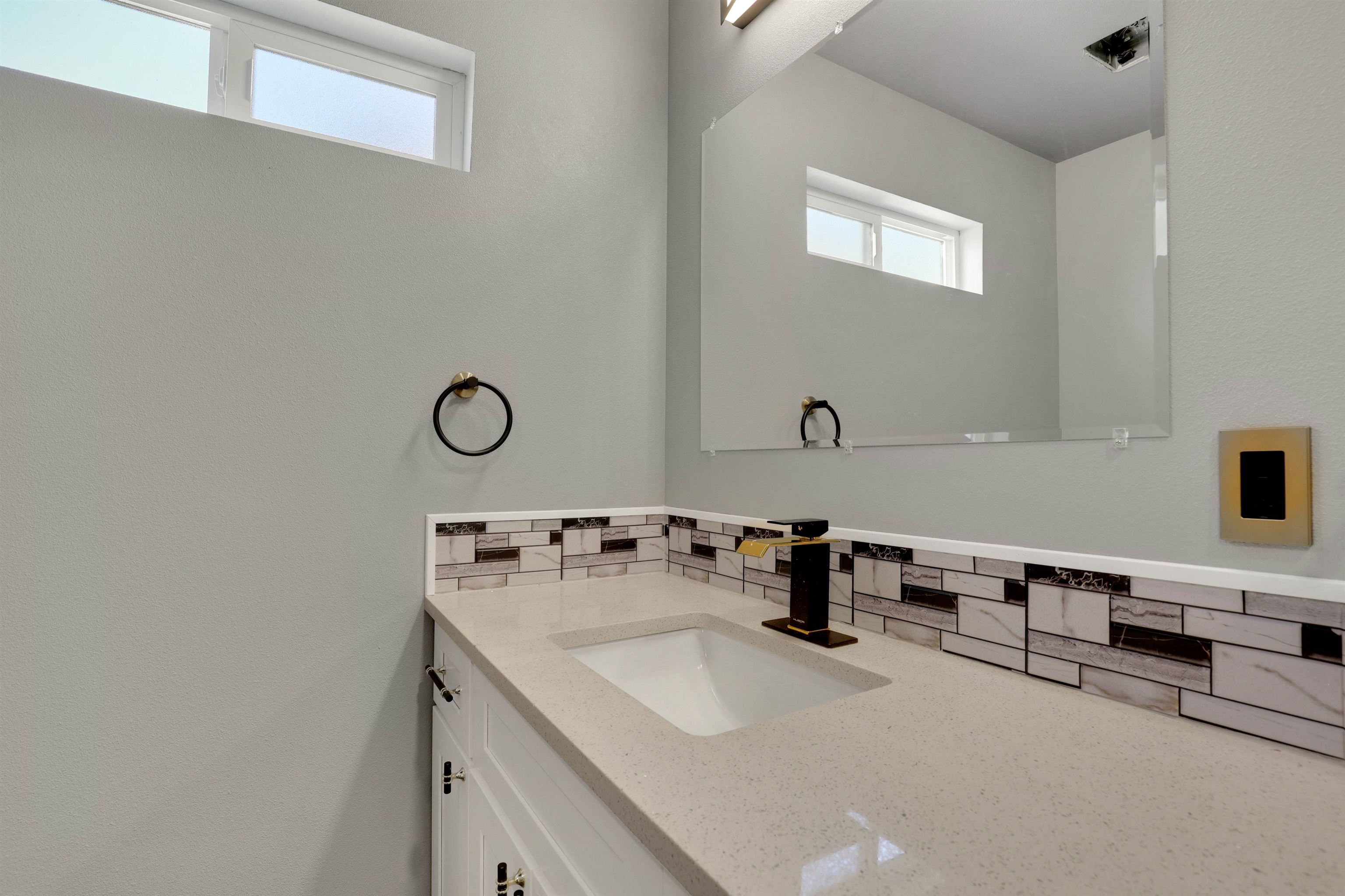 4326 North Maple Street Spokane, WA 99205 - Photo 18 of 49