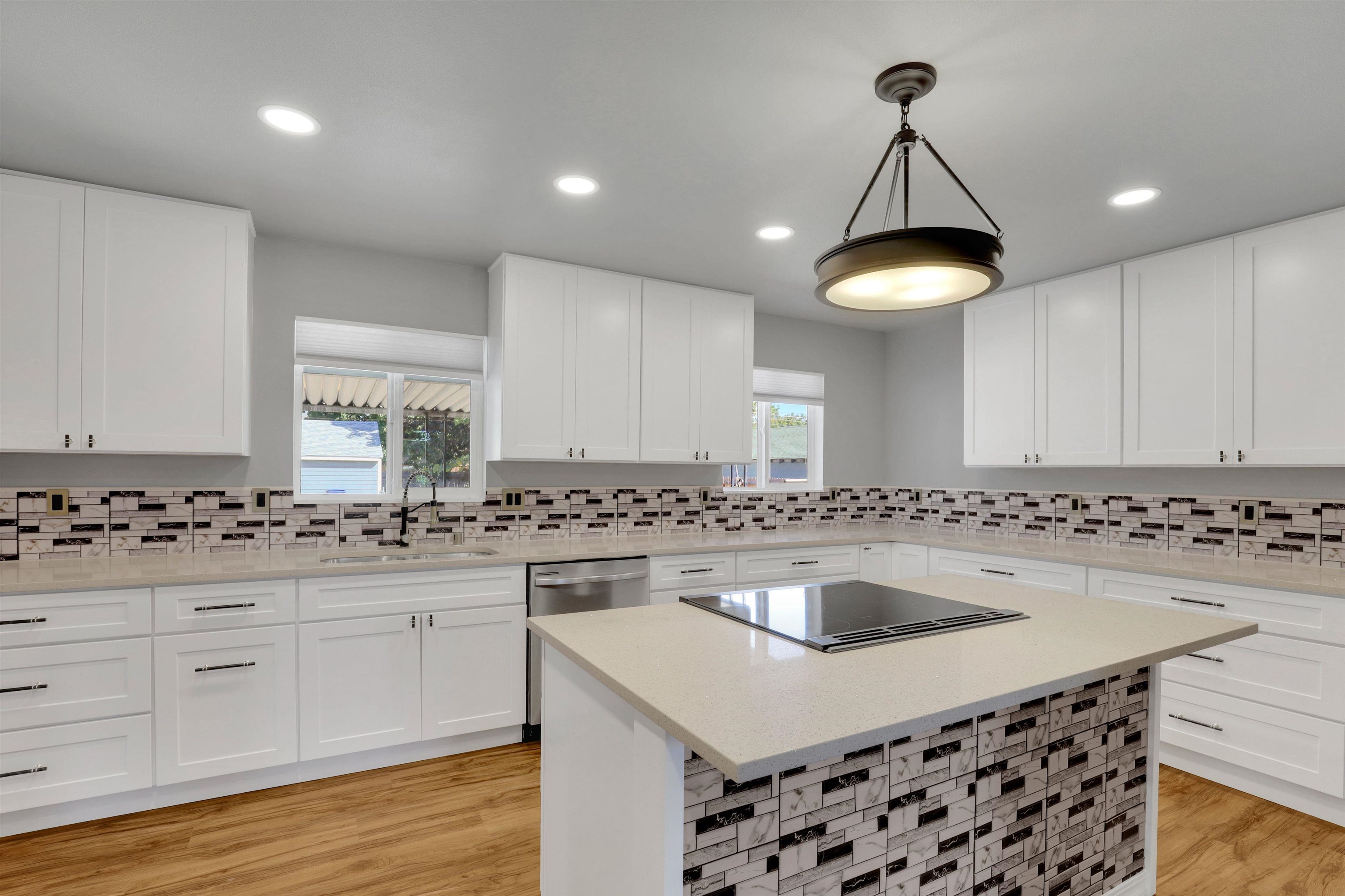 4326 North Maple Street Spokane, WA 99205 - Photo 7 of 49