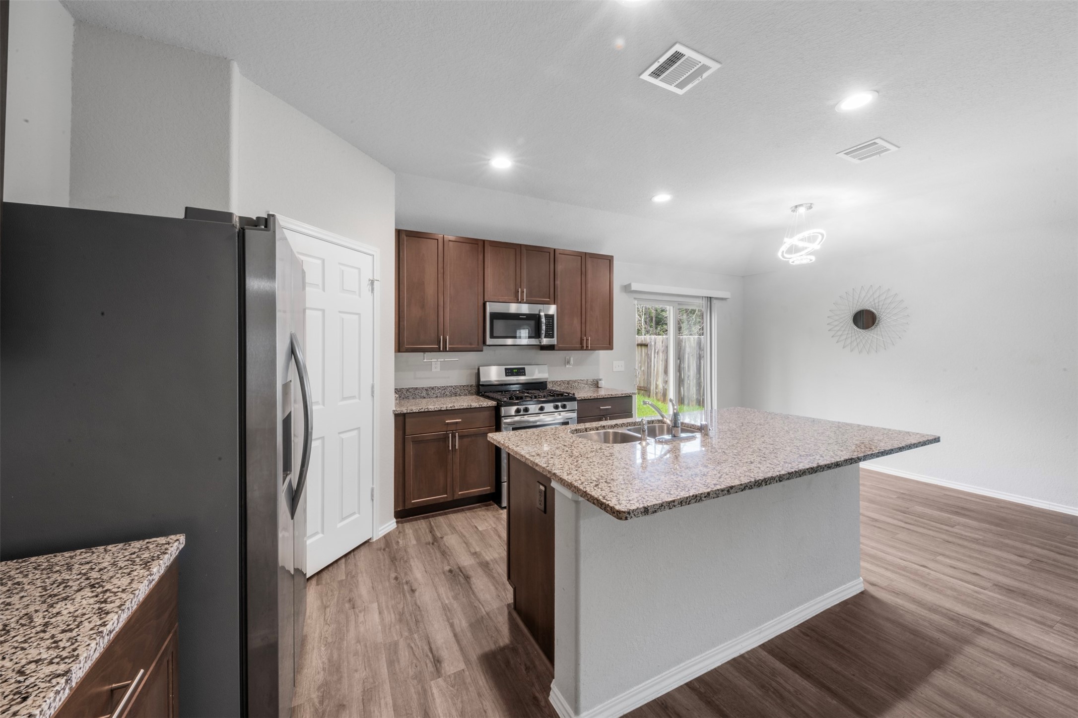 10061 Spring Creek Road Cleveland, TX 77327 - Photo 10 of 27
