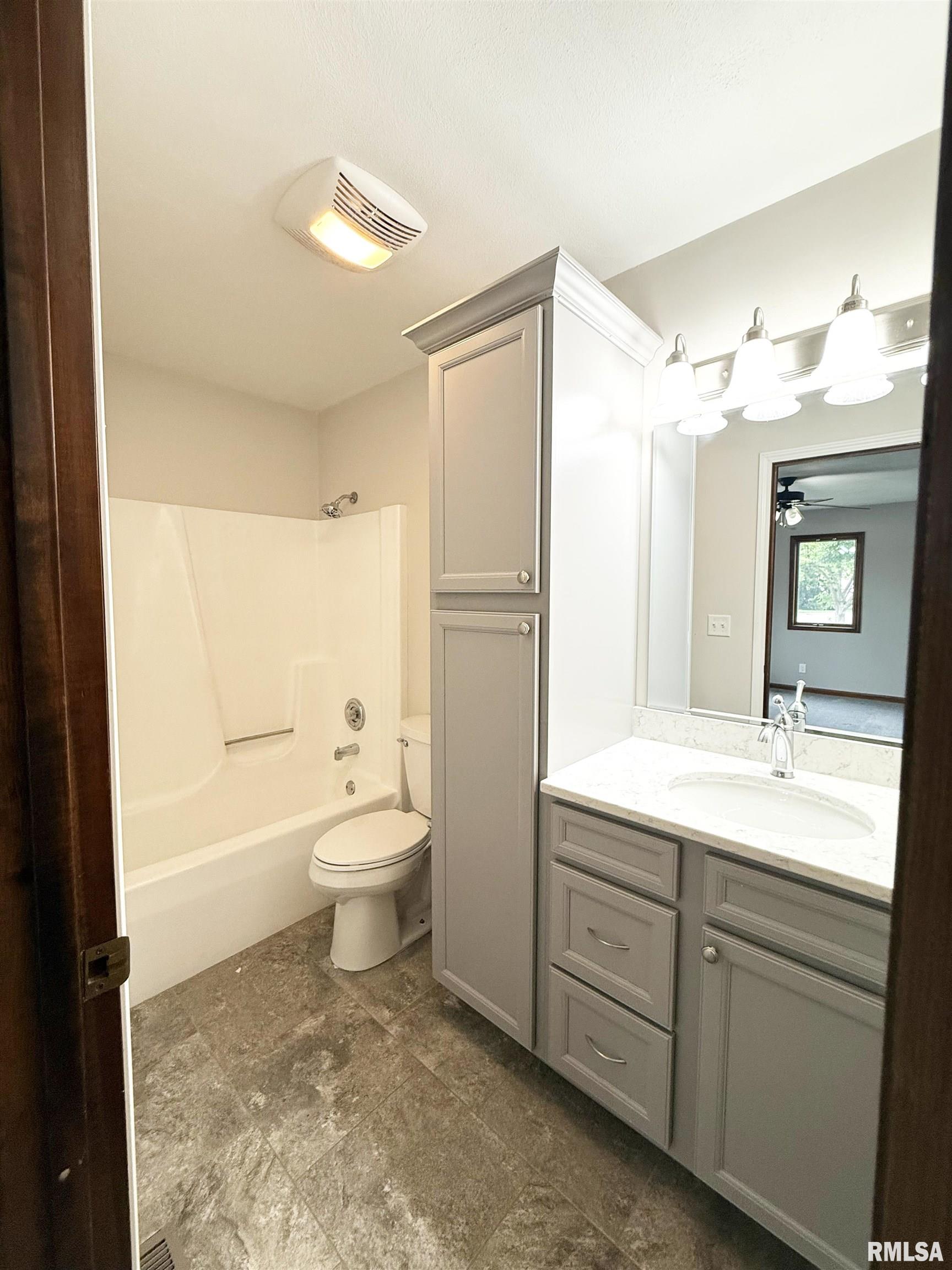 1908 Bayview Court Springfield, IL 62704 - Photo 15 of 24