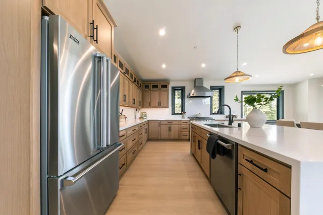 $2,395,000 | 13719 Pathway Avenue, Truckee, CA 96161