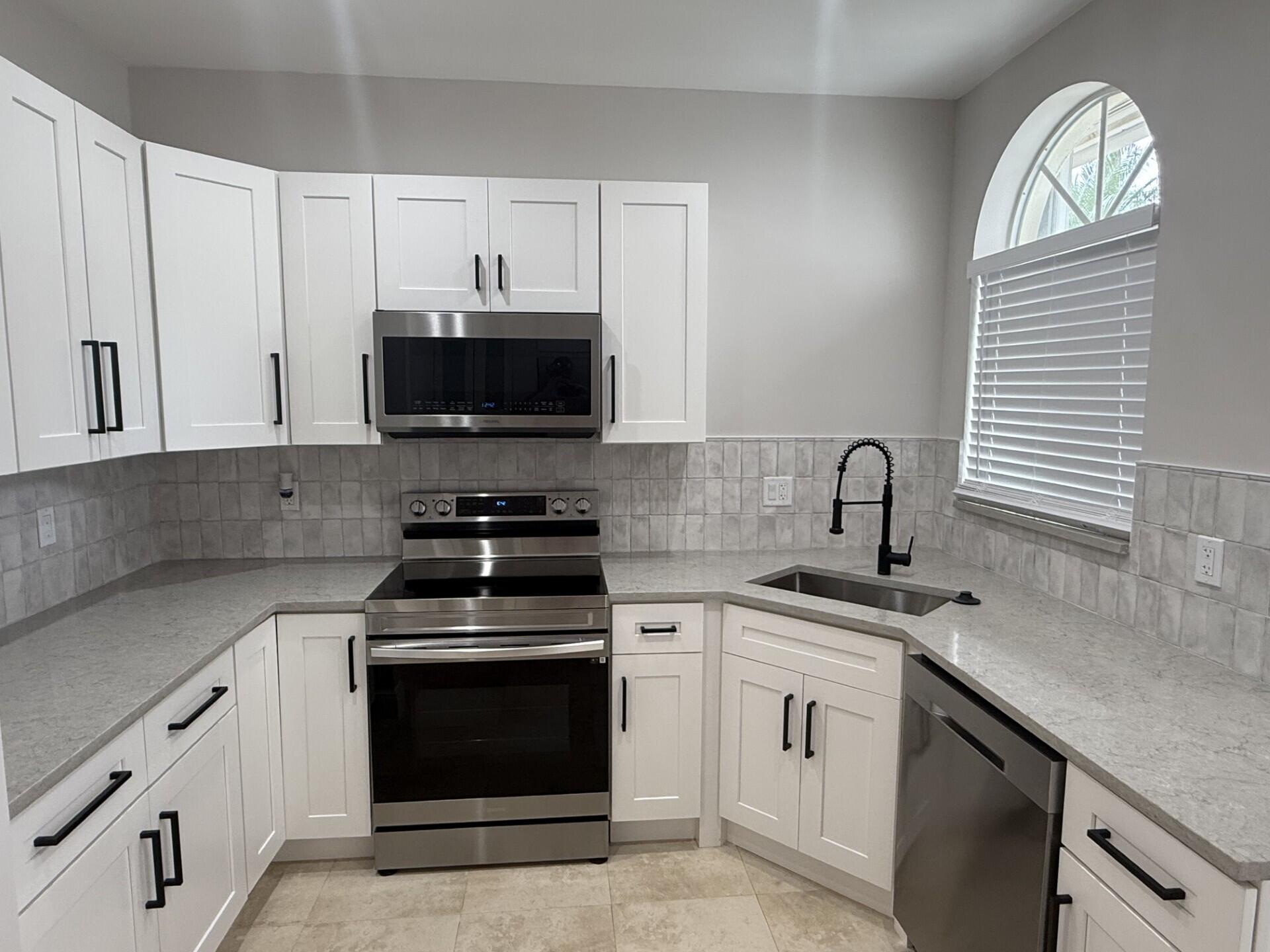 7218 Panache Way Boca Raton, FL 33433 - Photo 5 of 24 Kitchen