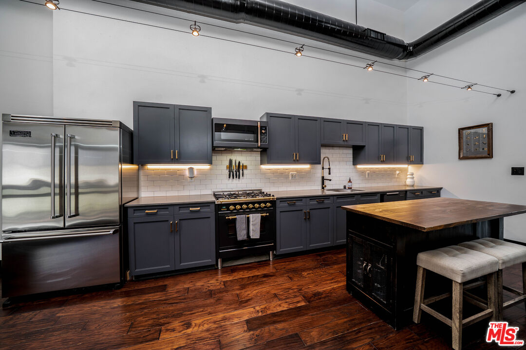 4115 Glencoe Avenue, Unit 302 Marina del Rey, CA 90292 - Photo 4 of 31