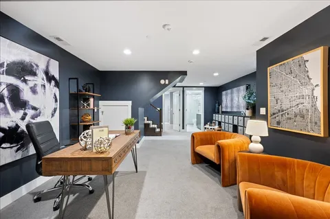 $2,500,000 | 2901 North Burling Street, Chicago, IL 60657