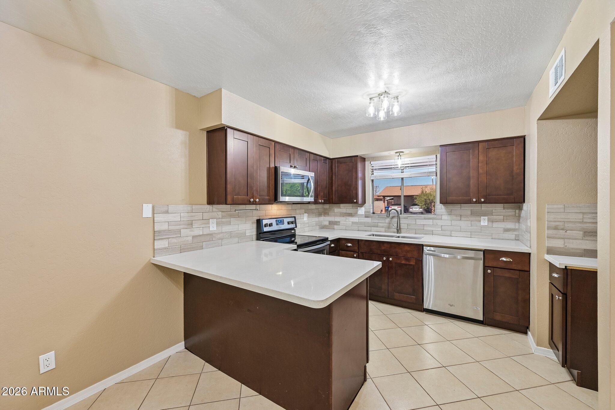 113 North Ridge Circle Mesa, AZ 85203 - Photo 9 of 35