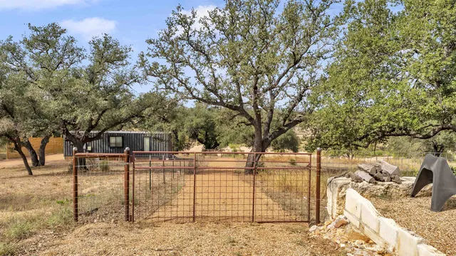 $575,000 | 6810 River Oaks Drive, Kingsland, TX 78639