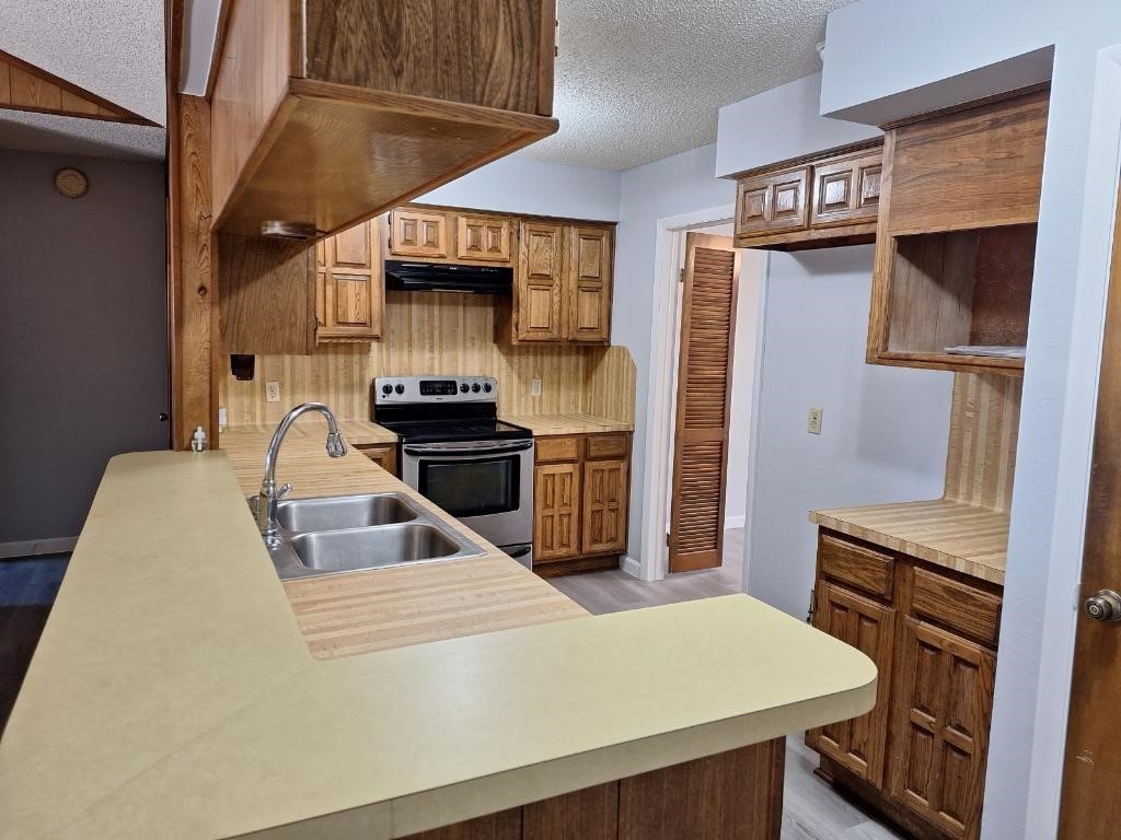 605 Noreda Street Angleton, TX 77515 - Photo 6 of 11
