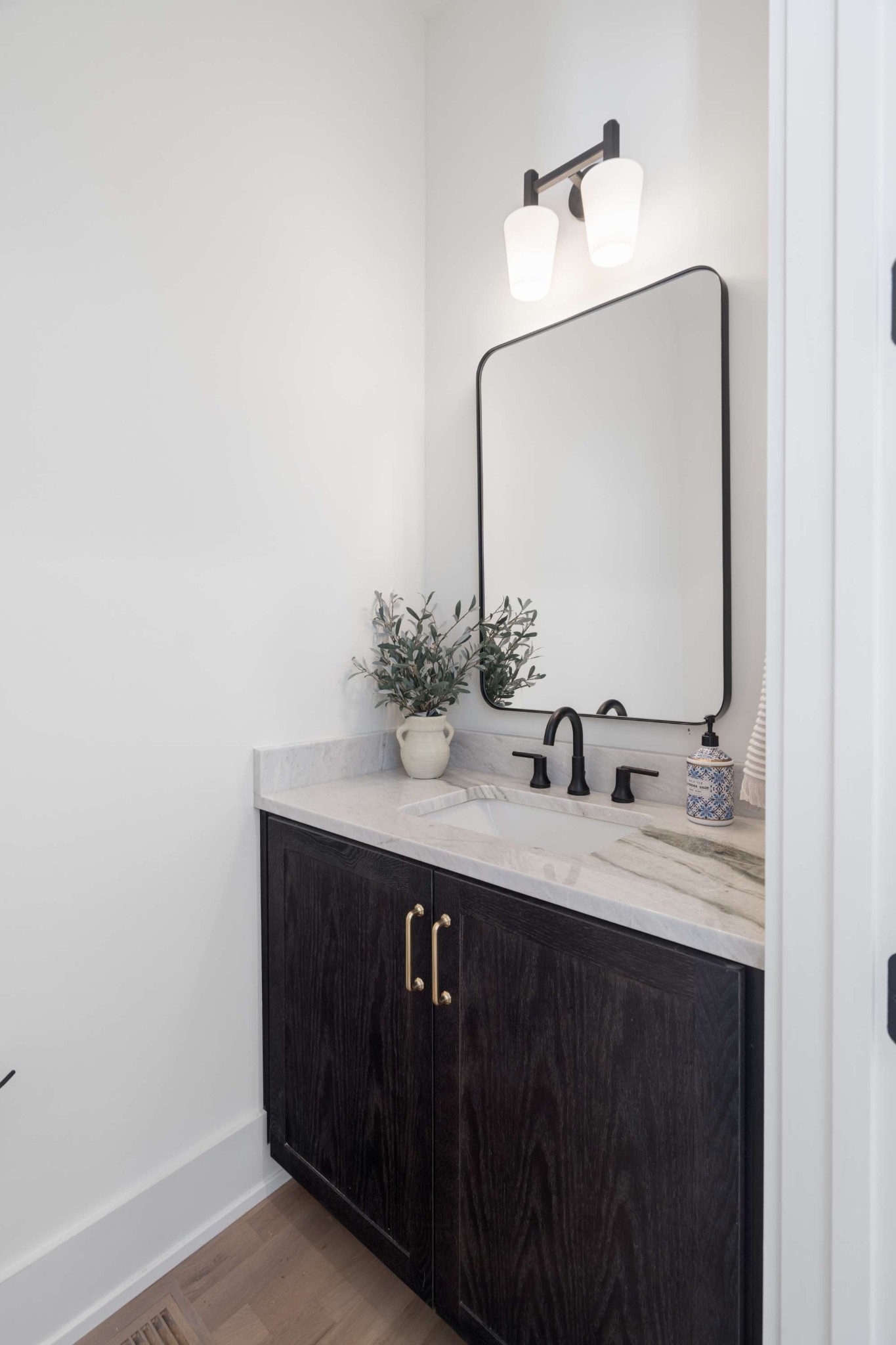 4209 B Kirtland Road Nashville, TN 37215 - Photo 33 of 69 a bathroom with a sink and a mirror